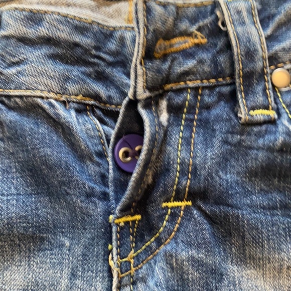 Woman’s ZARA Distressed Light Wash Jeans - Picture 5 of 10